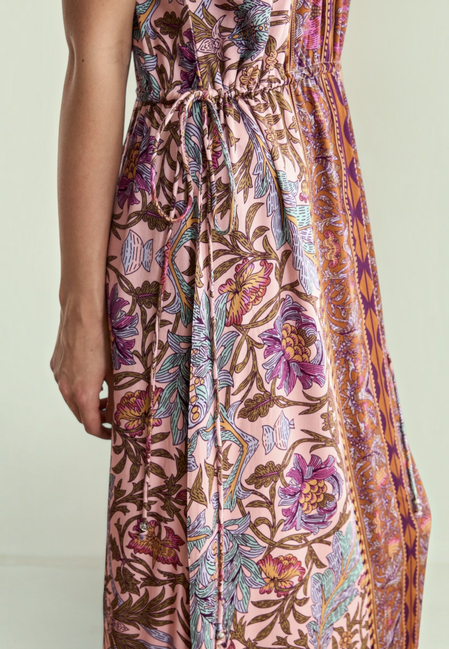 Genvievieve Halter Neck Dress close up of skirt