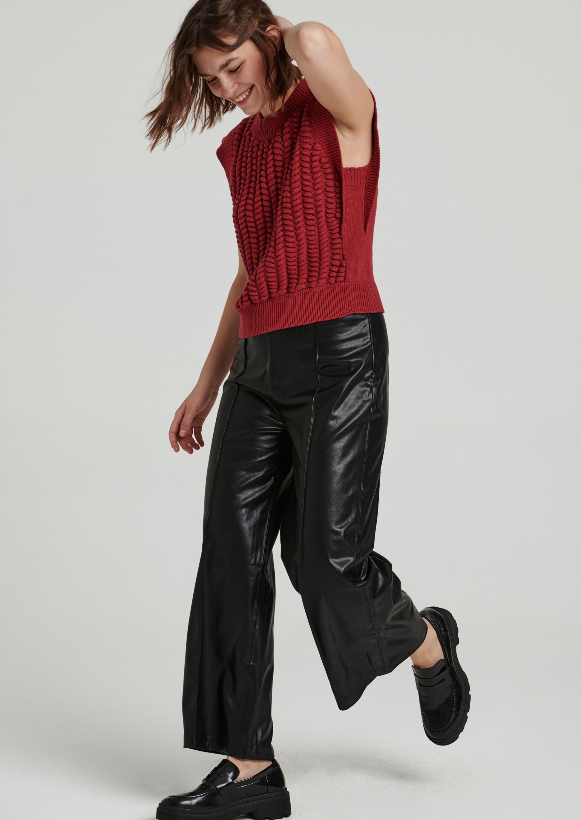 Keeley Sweater Vest Vino